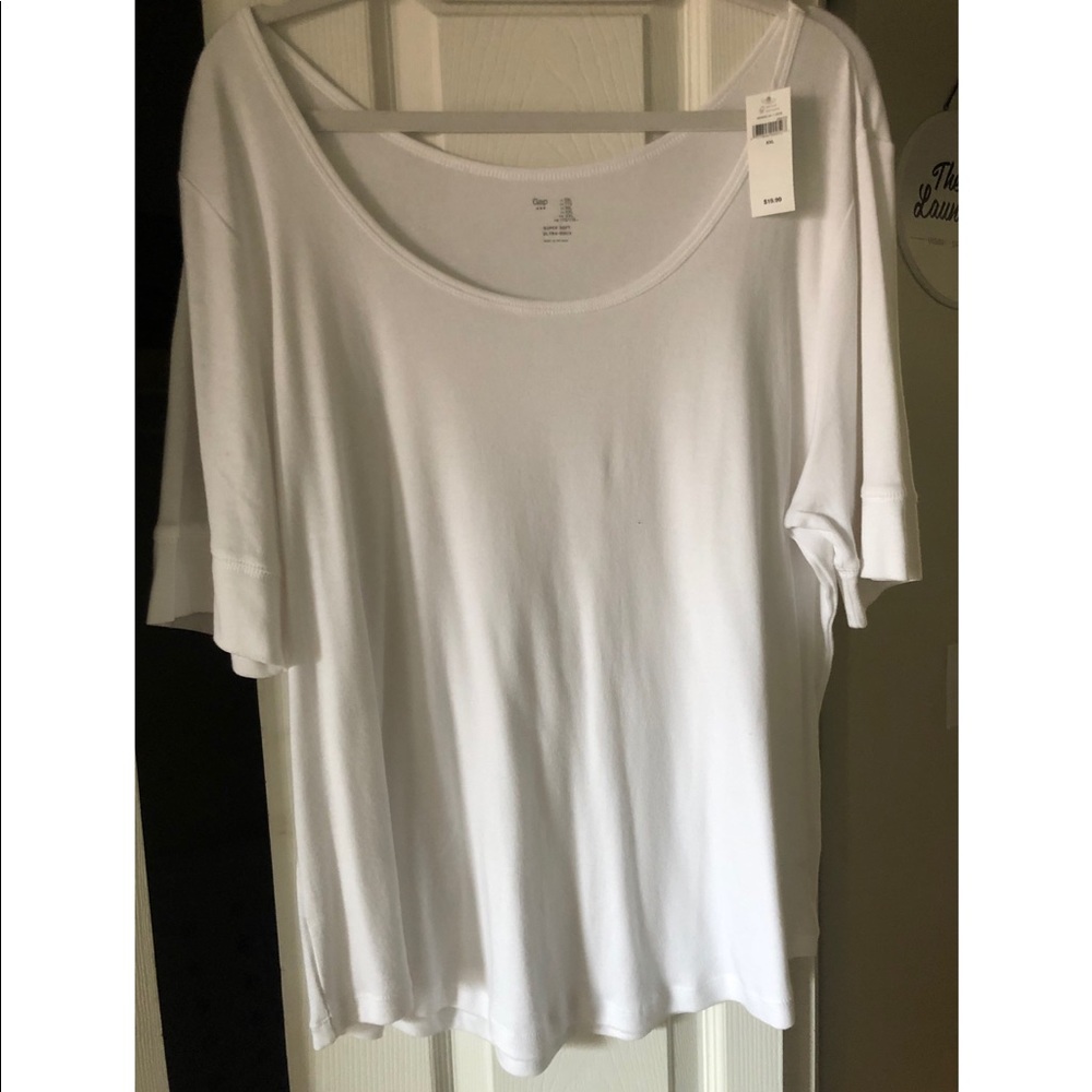 Gap t-shirt NWT